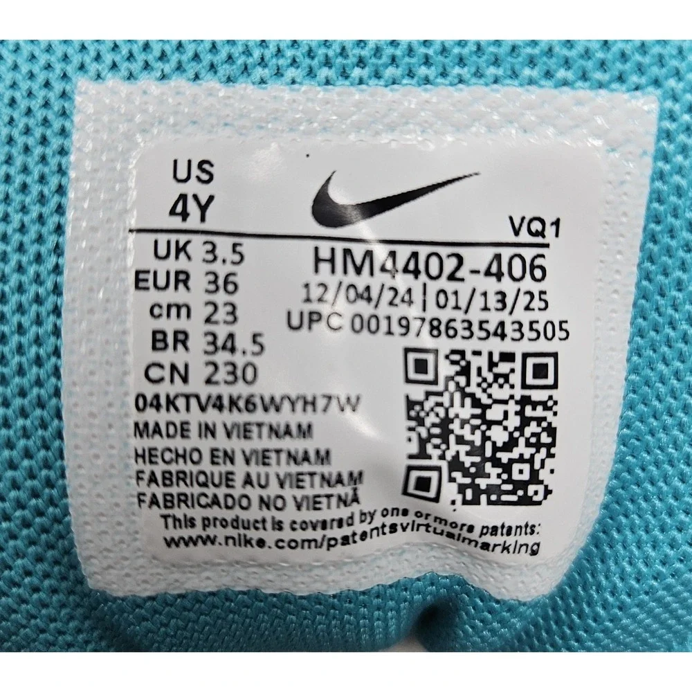 Nike Cosmic Runner Sneakers Midnight Navy/Orange Peel Boys Size 4Y HM4402-4, NEW